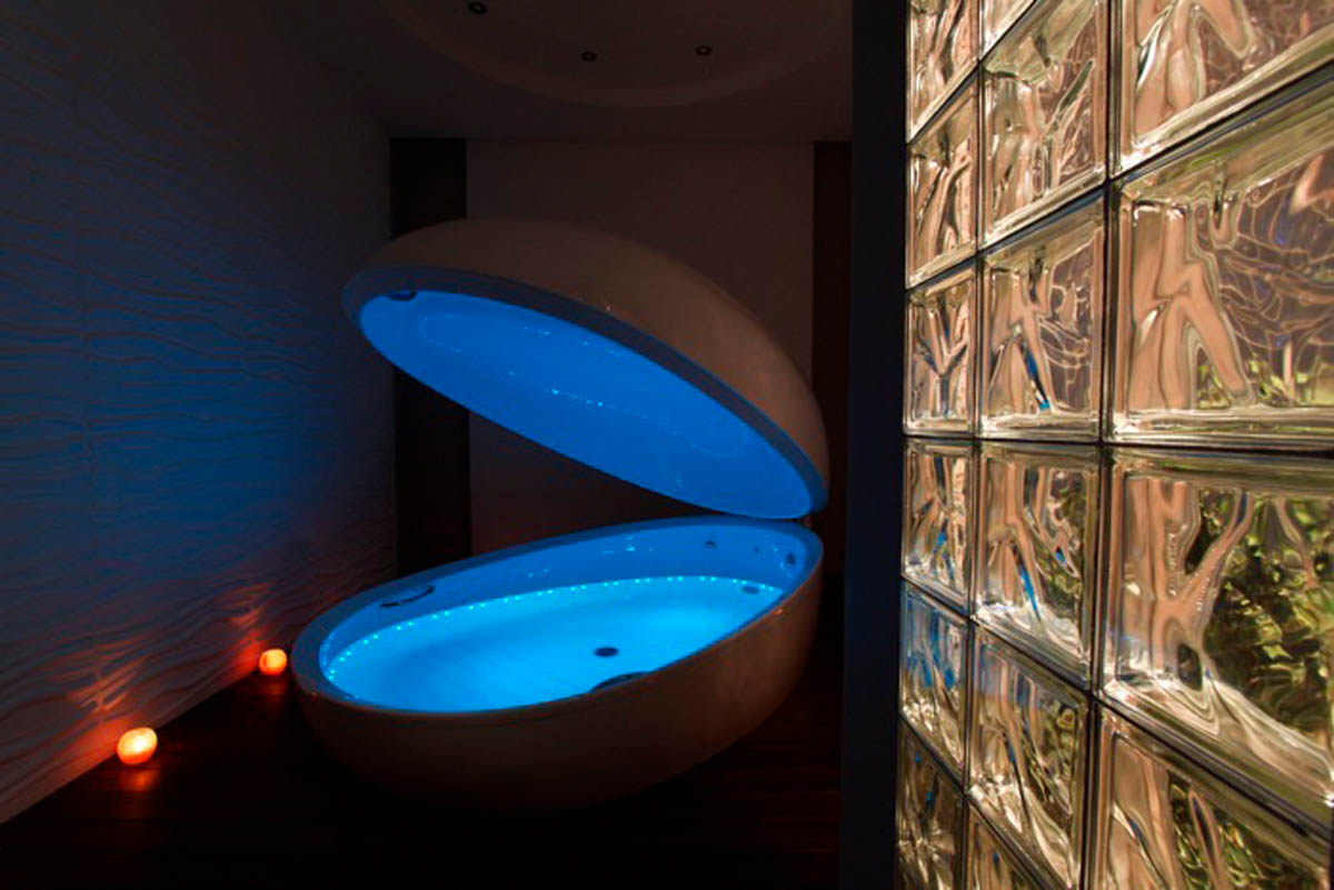 Сеанс невесомости, ментальной и физической перезагрузки в капсулах Float SPA